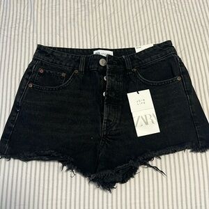 Zara Short Denim Mid-Rise - Size 4
